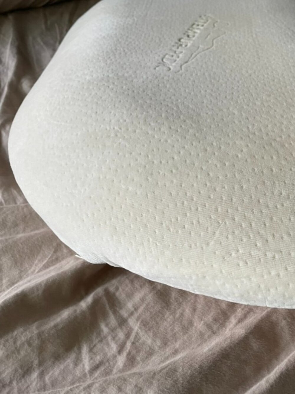 Tempur-Pedic Symphony Ergonomic Memory Foam Pillow - Cream - Picture 4 of 6